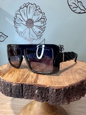Sunglasses Guess GU00111-S - 01B - SHINY BLACK AND GOLD